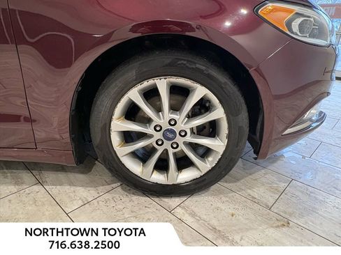 Used 2017 Ford Fusion SE image 32