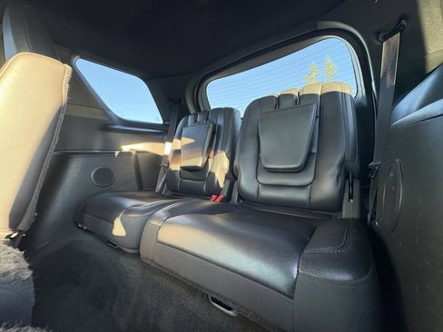 Used 2013 Ford Explorer XLT image 37
