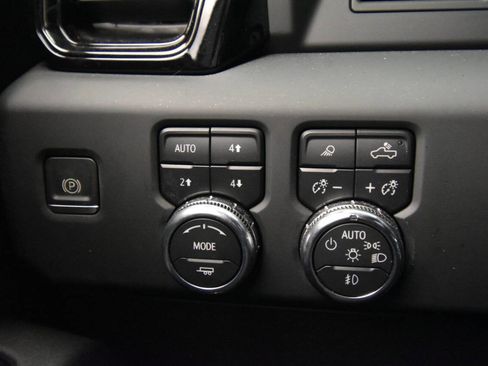 Used 2023 GMC Sierra 1500 AT4 w/ AT4 Premium Package image 31