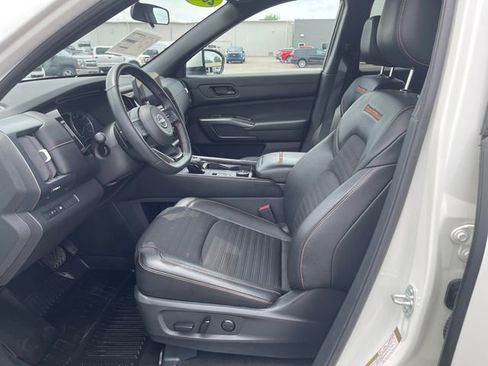 Used 2024 Nissan Pathfinder Rock Creek AWD/4WD image 9