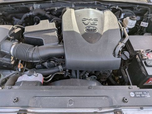 Used 2019 Toyota Tacoma TRD Sport AWD/4WD image 32