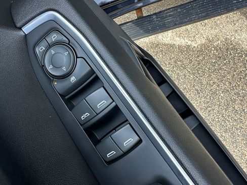 Used 2022 Chevrolet Silverado 1500 LT image 23