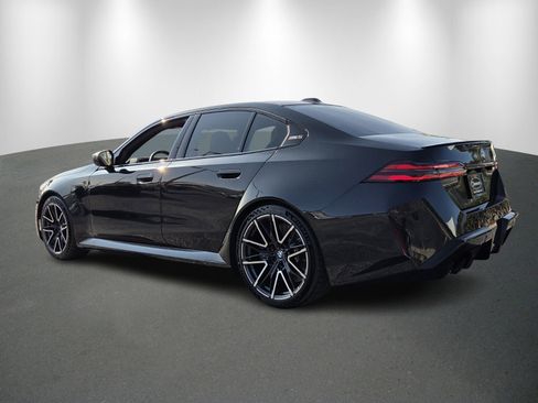 New 2026 BMW M5 w/ Executive Package image 5