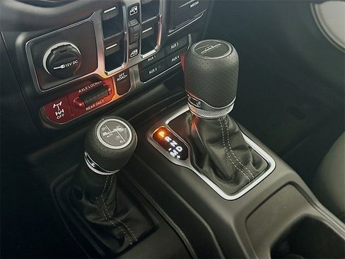 New 2026 Jeep Gladiator Mojave image 12