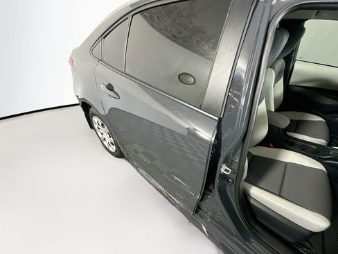 Used 2025 Toyota Corolla LE FWD image 27