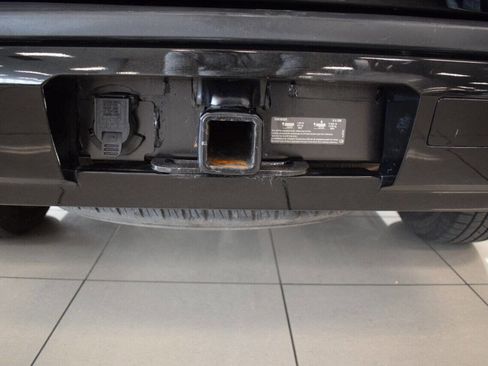 Used 2017 Chevrolet Tahoe LT image 17