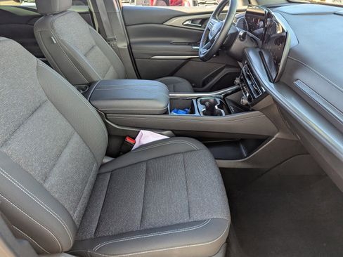 Certified 2025 Chevrolet Traverse LT image 13