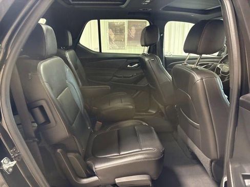 Used 2023 Chevrolet Traverse LT w/ LT Premium Package AWD/4WD image 26
