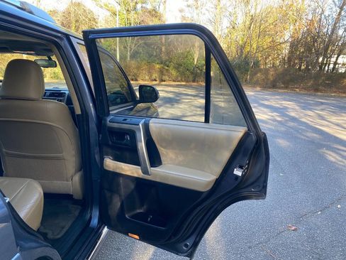 Used 2012 Toyota 4Runner Limited image 29