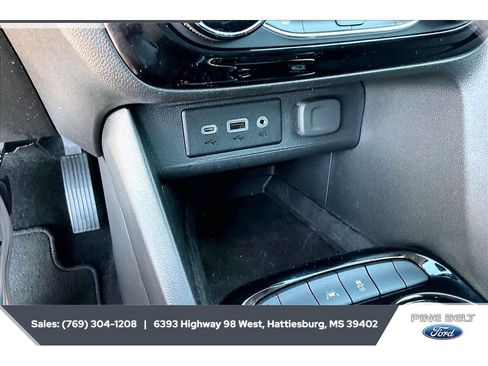 Used 2023 Buick Encore GX Essence w/ Experience Buick Package FWD image 24