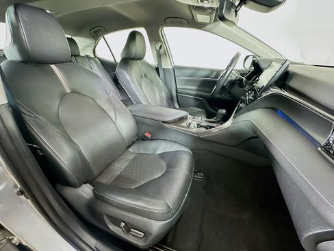 Used 2023 Toyota Camry XSE FWD image 29