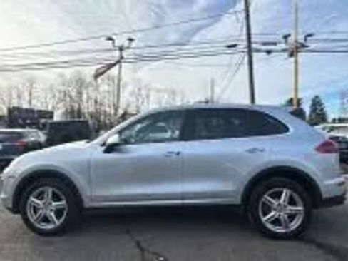 Used 2016 Porsche Cayenne AWD/4WD image 8