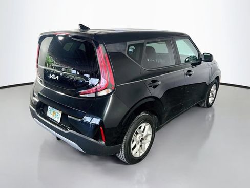 Used 2023 Kia Soul LX w/ LX Technology Package FWD image 8