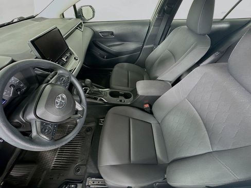 Used 2024 Toyota Corolla LE w/ LE Convenience Package FWD image 5