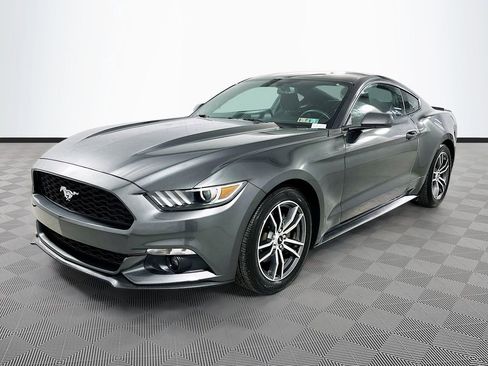 Used 2016 Ford Mustang Coupe RWD image 3