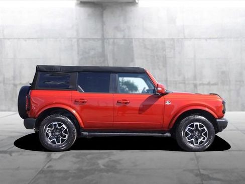 Used 2024 Ford Bronco Outer Banks AWD/4WD image 5
