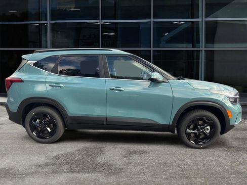New 2026 Kia Seltos EX image 4