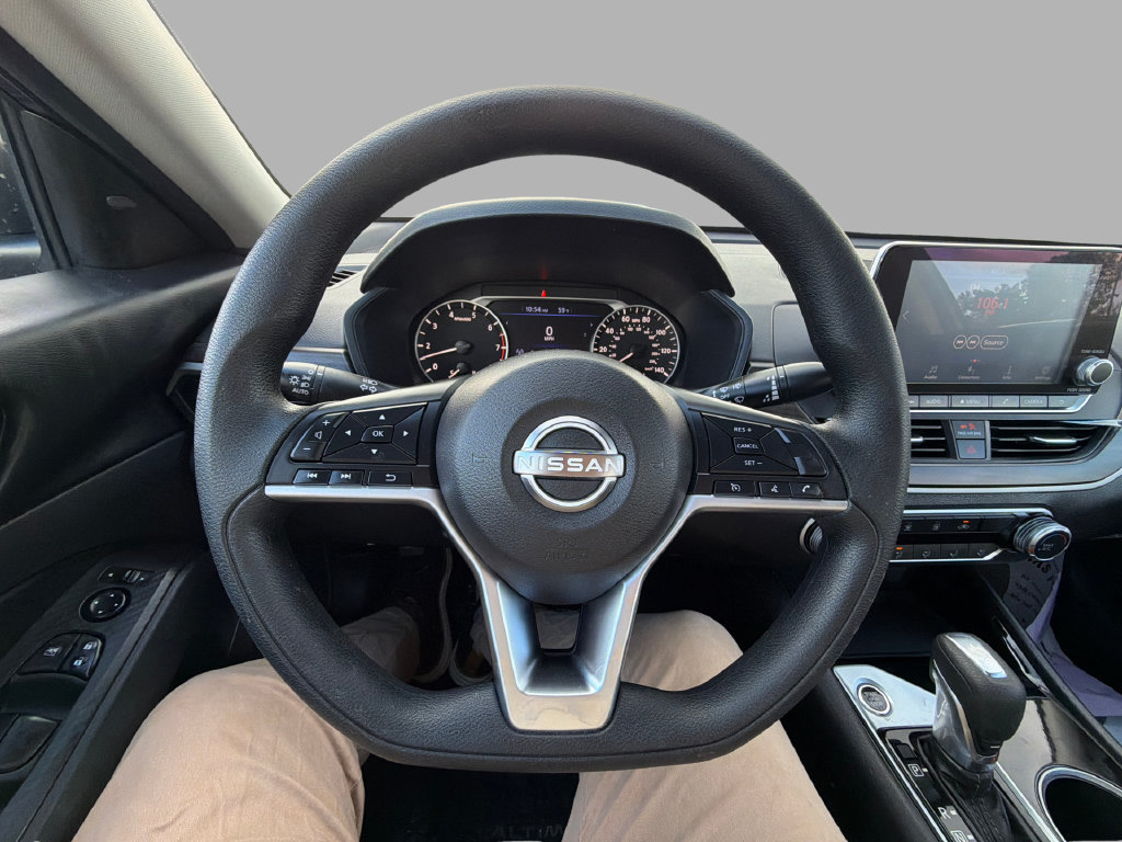Used 2024 Nissan Altima 2.5 SV FWD image 19