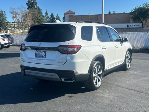 Used 2023 Honda Pilot Elite image 6