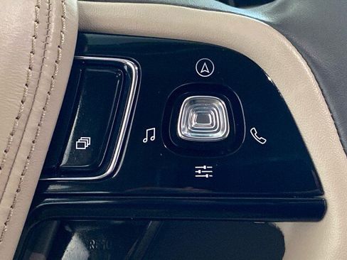 Used 2024 Lincoln Aviator AWD image 21