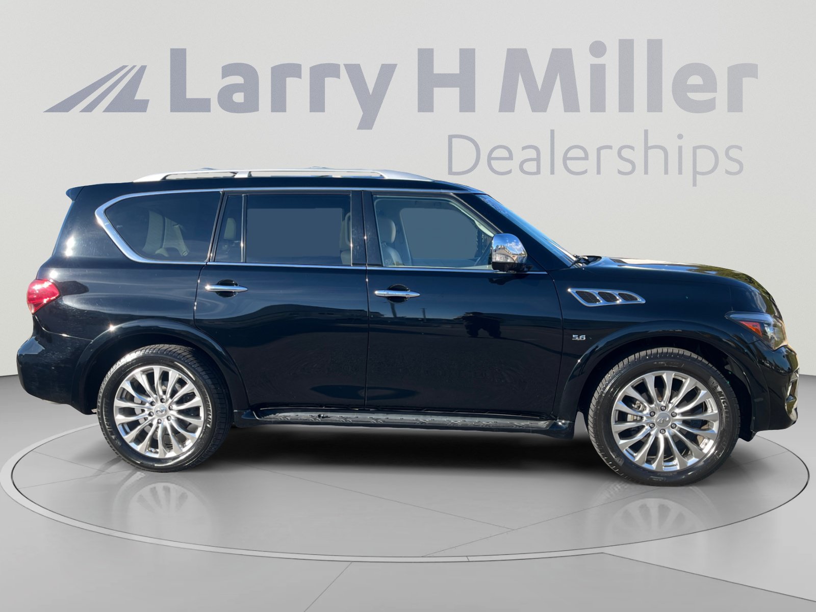 Used 2017 INFINITI QX80 4WD w/ Deluxe Technology Package image 6