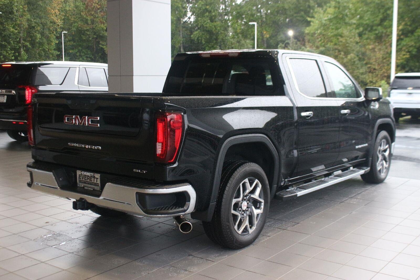 Used 2026 GMC Sierra 1500 SLT w/ SLT Premium Package RWD image 6