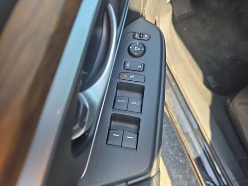 Used 2022 Honda CR-V Touring image 14