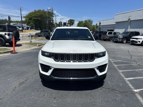 Used 2024 Jeep Grand Cherokee Laredo w/ MOPAR Finishing Package RWD image 4