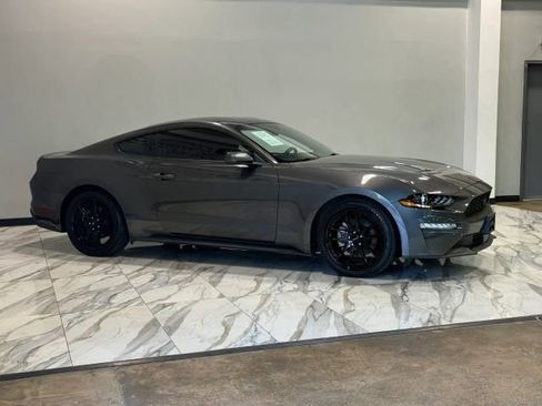 Used 2018 Ford Mustang Coupe w/ Equipment Group 101A RWD image 5