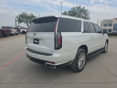 Used 2022 Cadillac Escalade ESV Premium Luxury w/ Performance Package AWD/4WD image 4