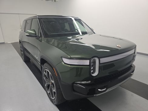 Used 2024 Rivian R1S Adventure AWD/4WD image 7