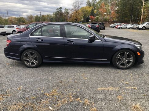 Used 2011 Mercedes-Benz C 300 4MATIC Sedan image 5