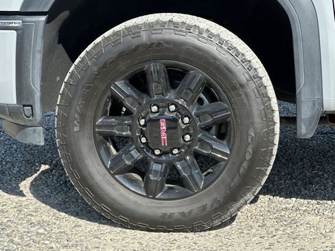 Used 2024 GMC Sierra 2500 AT4 w/ AT4 Premium Plus Package AWD/4WD image 12
