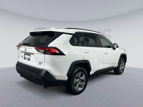 Used 2025 Toyota RAV4 XLE AWD/4WD image 11