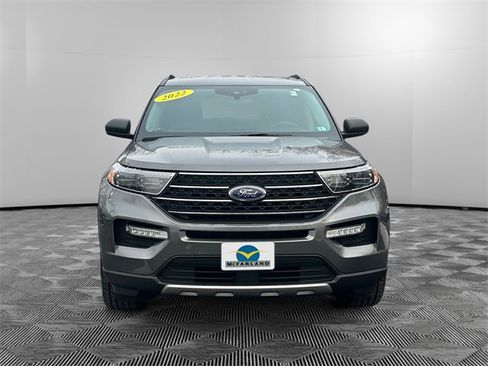 Used 2022 Ford Explorer XLT w/ Equipment Group 202A image 8