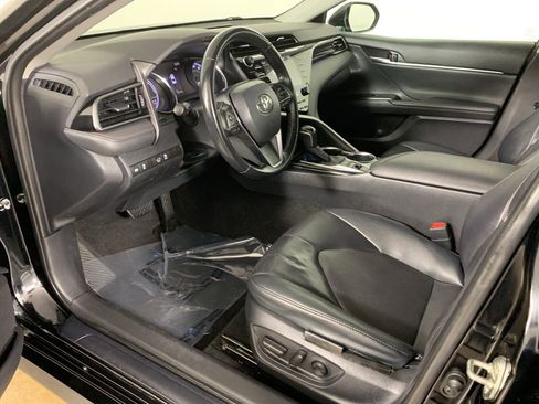 Used 2020 Toyota Camry XLE FWD image 31