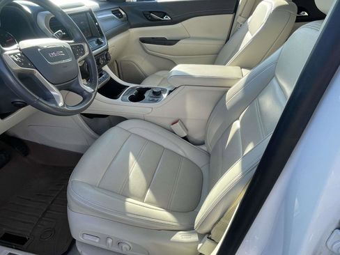 Used 2021 GMC Acadia Denali w/ Denali Technology Package FWD image 9