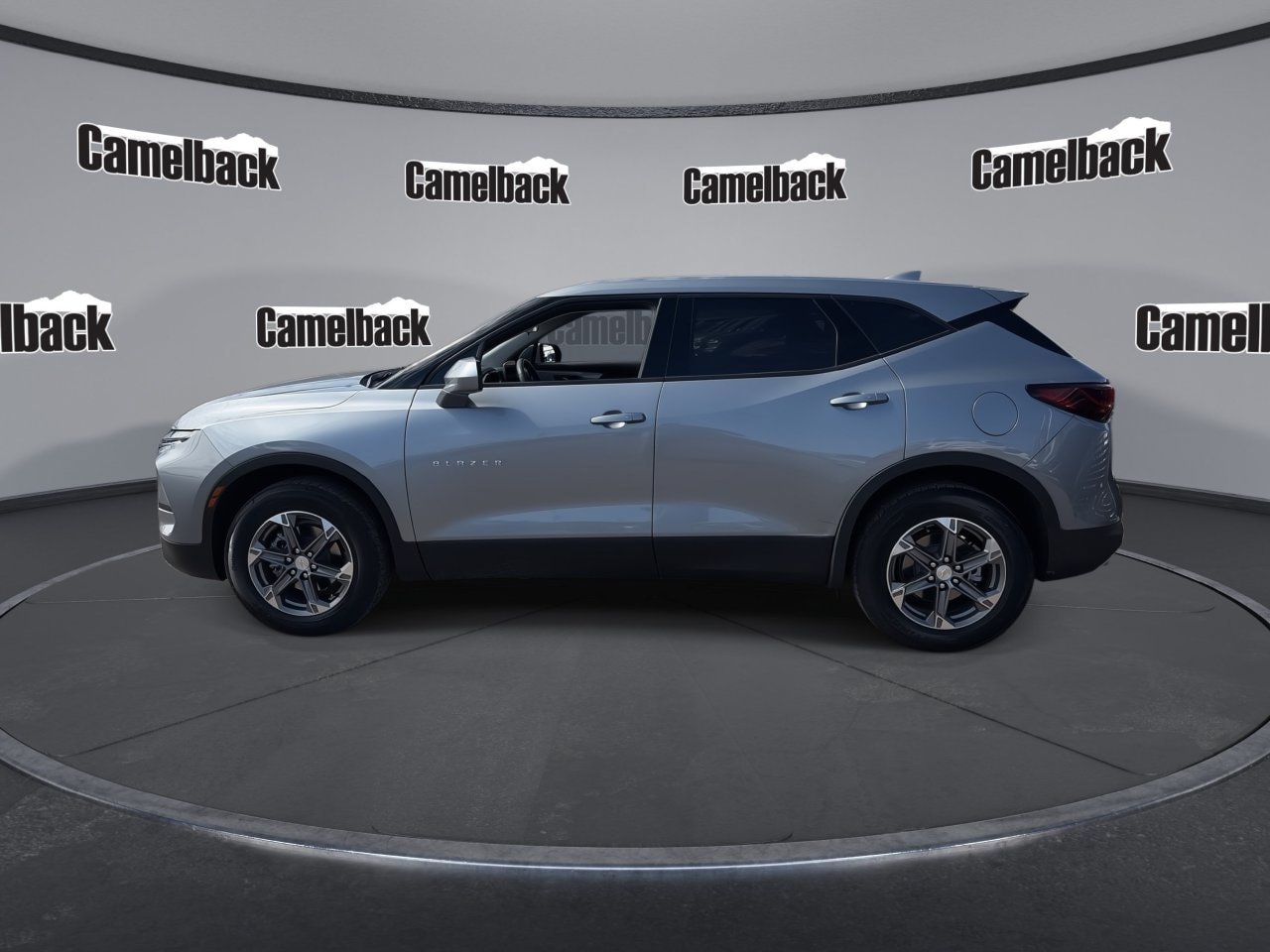 Used 2024 Chevrolet Blazer LT FWD image 4