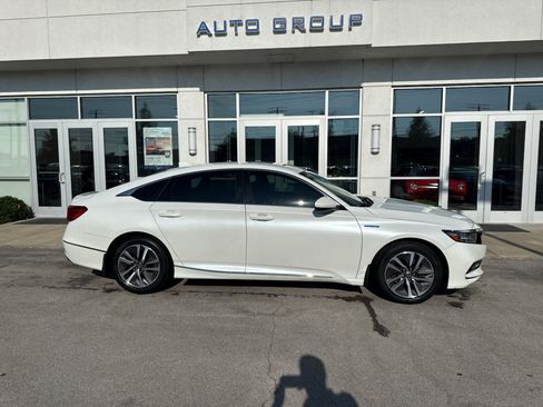 Used 2018 Honda Accord EX image 2