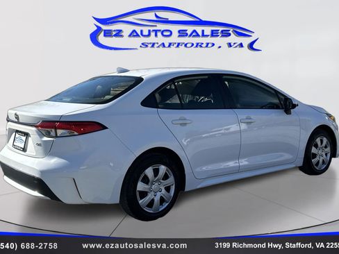 Used 2022 Toyota Corolla LE image 5