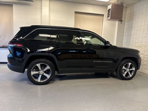 Used 2023 Jeep Grand Cherokee Limited w/ Trailer Tow Prep Group (B) AWD/4WD image 47