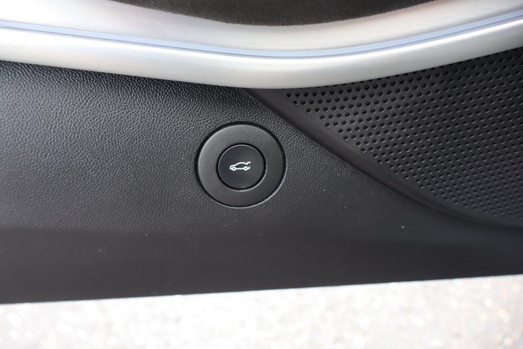Used 2022 Chevrolet Camaro ZL1 RWD image 21