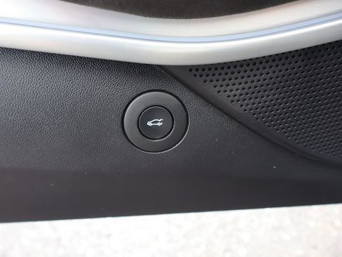 Used 2022 Chevrolet Camaro ZL1 RWD image 21