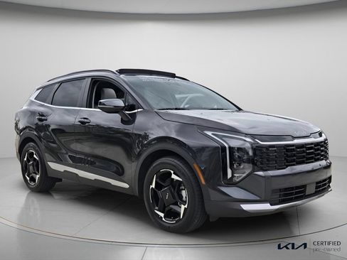 Certified 2026 Kia Sportage EX w/ EX Panorama Roof Package FWD image 9
