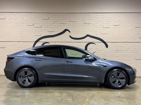 Used 2023 Tesla Model 3 Standard Range RWD image 2