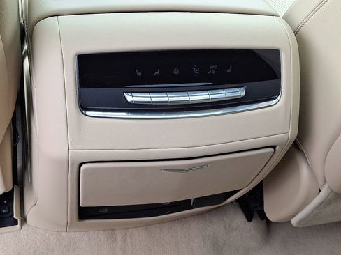 Certified 2023 Cadillac Escalade Premium Luxury image 12