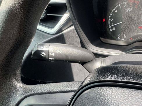 Used 2021 Toyota Corolla LE FWD image 27