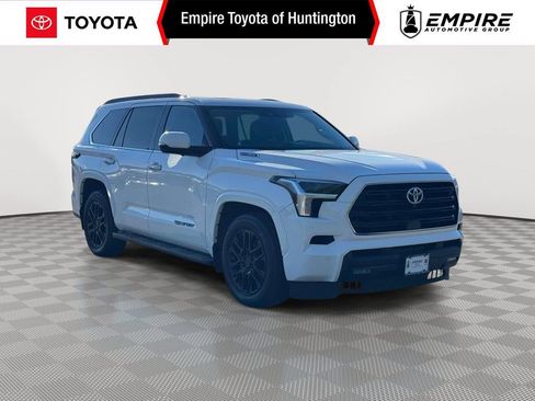 Used 2023 Toyota Sequoia SR5 w/ TRD Sport Package AWD/4WD image 1