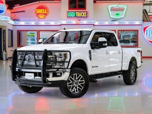 Used 2019 Ford F250 Lariat w/ Lariat Value Package image 2