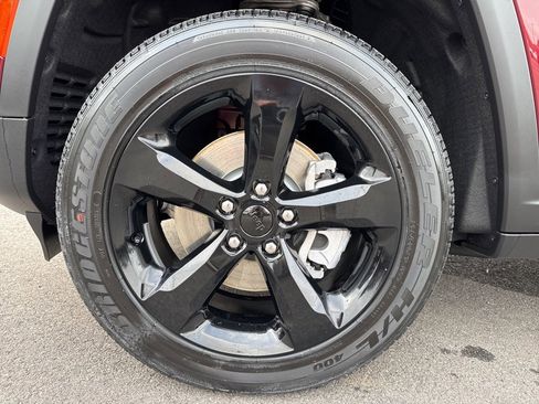 New 2025 Jeep Grand Cherokee L Altitude image 15